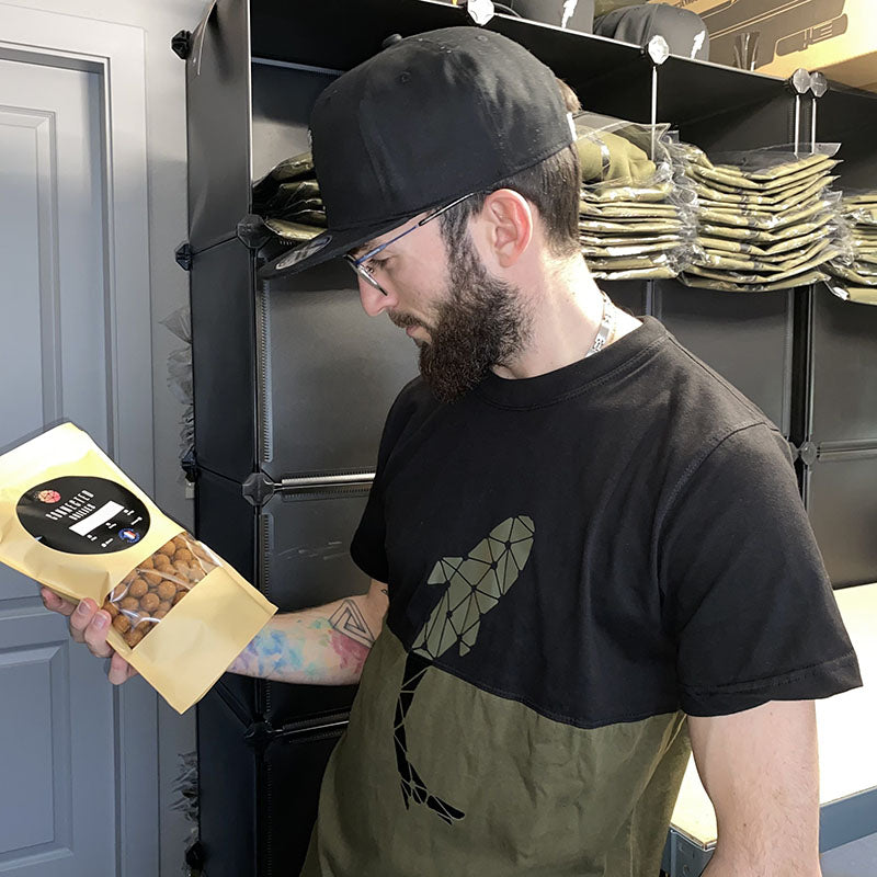 T-shirt carpiste bicolore carpe connected carper